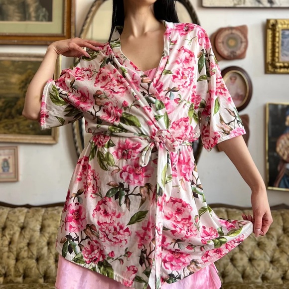 Show Me Your Mumu Pink and Green Floral Silk Robe Bridesmaid Robe (One Size) - Picture 1 of 5